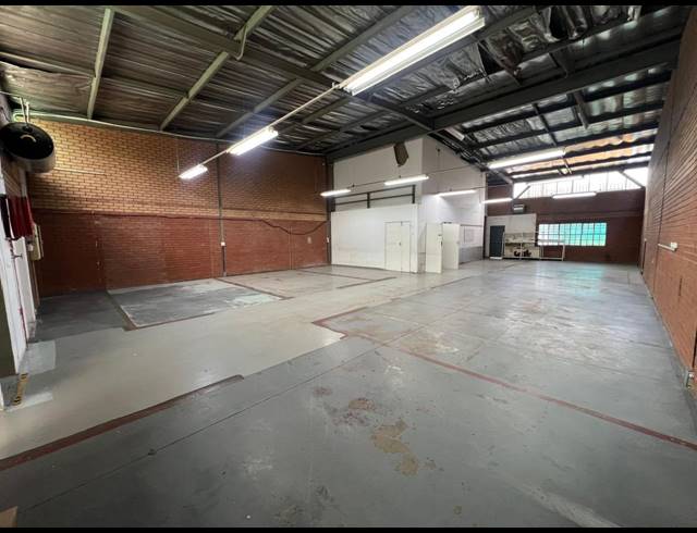 340M² WAREHOUSE TO LET IN HENNOPSPARK